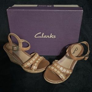 NIB Clarks Womens Shoe Pitch Cocoa Cork Wedge Sandal Heel Tan Leather Size 5